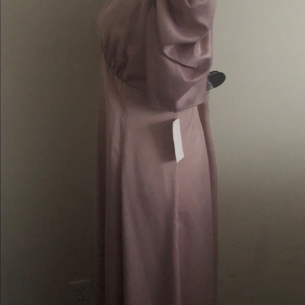 Dress - Picture 4 of 4